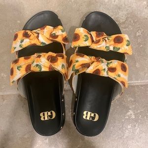 Gianni Bini Sz.7 Peace Out Sunflower Sandals